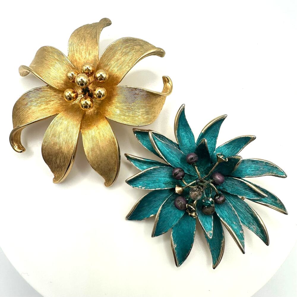 Bundle lot 2 Kramer signed vintage gold tone teal flowers floral brooches